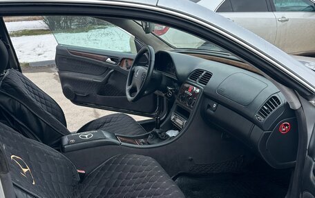 Mercedes-Benz CLK-Класс, 2001 год, 600 000 рублей, 10 фотография