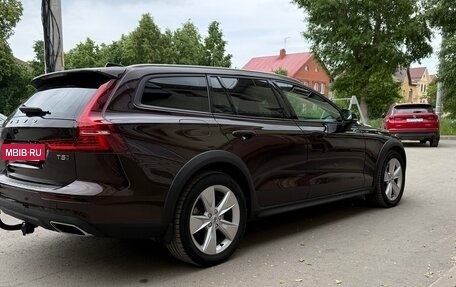 Volvo V60 Cross Country II, 2020 год, 4 100 000 рублей, 6 фотография
