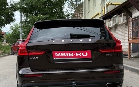 Volvo V60 Cross Country II, 2020 год, 4 100 000 рублей, 4 фотография