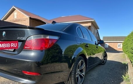BMW 5 серия, 2004 год, 1 330 000 рублей, 5 фотография