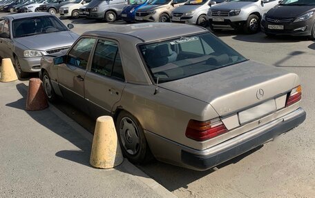 Mercedes-Benz E-Класс, 1992 год, 215 000 рублей, 3 фотография