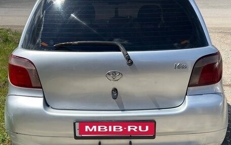Toyota Vitz, 2001 год, 380 000 рублей, 2 фотография