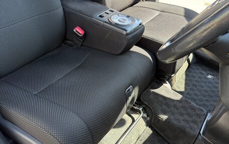 Toyota bB II рестайлинг, 2010 год, 1 070 000 рублей, 32 фотография