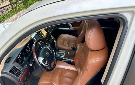 Toyota Land Cruiser 200, 2014 год, 3 500 000 рублей, 28 фотография