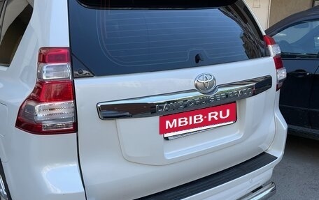 Toyota Land Cruiser Prado 150 рестайлинг 2, 2015 год, 3 700 000 рублей, 8 фотография