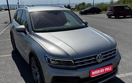 Volkswagen Tiguan II, 2018 год, 2 900 000 рублей, 3 фотография