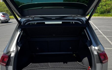 Volkswagen Tiguan II, 2018 год, 2 900 000 рублей, 9 фотография