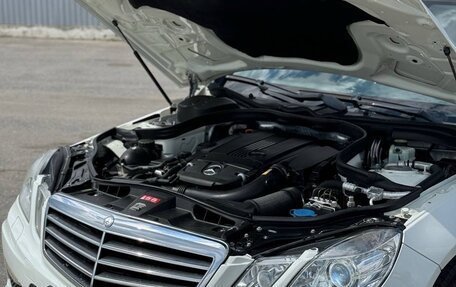 Mercedes-Benz E-Класс, 2011 год, 1 750 000 рублей, 24 фотография