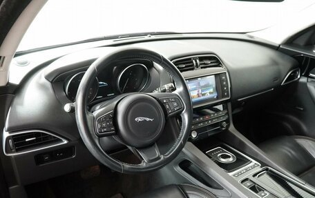 Jaguar F-Pace, 2016 год, 2 320 000 рублей, 12 фотография