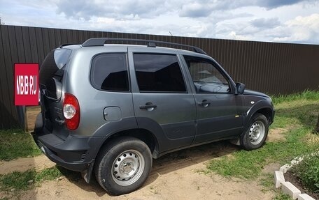Chevrolet Niva I рестайлинг, 2015 год, 735 000 рублей, 3 фотография