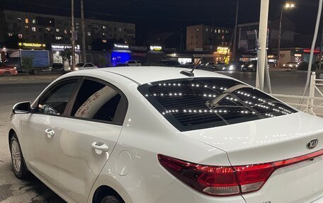 KIA Rio IV, 2018 год, 1 570 000 рублей, 3 фотография