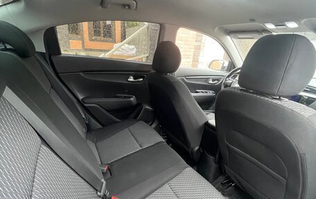KIA Rio IV, 2018 год, 1 570 000 рублей, 6 фотография