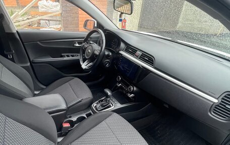 KIA Rio IV, 2018 год, 1 570 000 рублей, 5 фотография