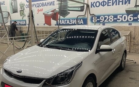KIA Rio IV, 2018 год, 1 570 000 рублей, 2 фотография