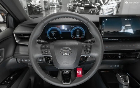 Toyota Camry, 2024 год, 4 900 000 рублей, 10 фотография
