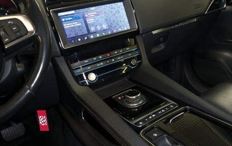Jaguar F-Pace, 2020 год, 3 300 000 рублей, 18 фотография