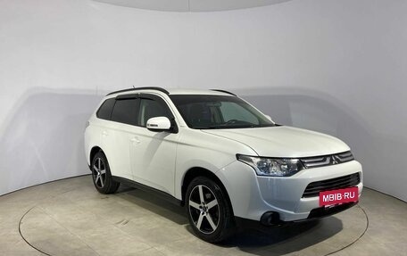 Mitsubishi Outlander III рестайлинг 3, 2013 год, 1 349 000 рублей, 3 фотография