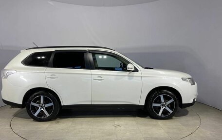 Mitsubishi Outlander III рестайлинг 3, 2013 год, 1 349 000 рублей, 5 фотография