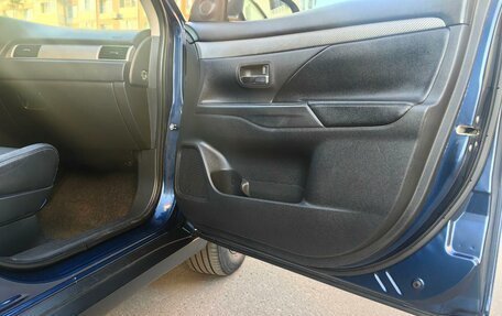 Mitsubishi Outlander III рестайлинг 3, 2014 год, 1 420 000 рублей, 8 фотография