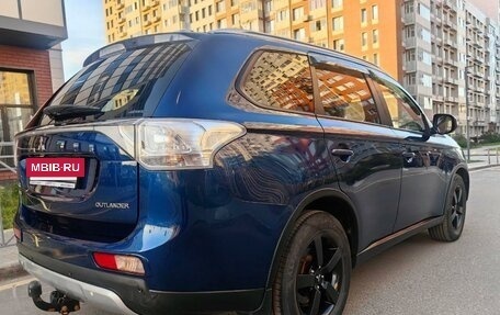 Mitsubishi Outlander III рестайлинг 3, 2014 год, 1 420 000 рублей, 6 фотография