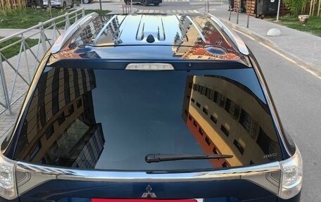 Mitsubishi Outlander III рестайлинг 3, 2014 год, 1 420 000 рублей, 10 фотография
