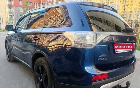 Mitsubishi Outlander III рестайлинг 3, 2014 год, 1 420 000 рублей, 4 фотография