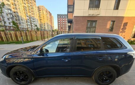 Mitsubishi Outlander III рестайлинг 3, 2014 год, 1 420 000 рублей, 22 фотография