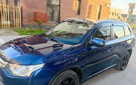 Mitsubishi Outlander III рестайлинг 3, 2014 год, 1 420 000 рублей, 21 фотография
