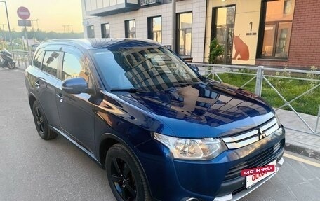 Mitsubishi Outlander III рестайлинг 3, 2014 год, 1 420 000 рублей, 17 фотография