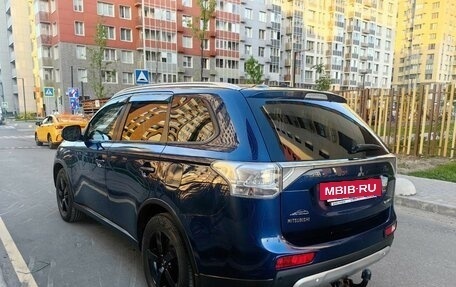 Mitsubishi Outlander III рестайлинг 3, 2014 год, 1 420 000 рублей, 18 фотография