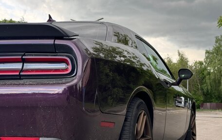 Dodge Challenger III рестайлинг 2, 2020 год, 5 000 000 рублей, 6 фотография