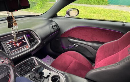 Dodge Challenger III рестайлинг 2, 2020 год, 5 000 000 рублей, 14 фотография