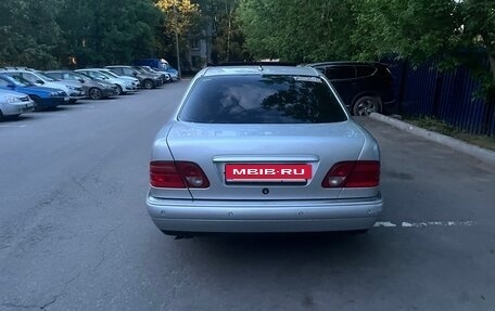 Mercedes-Benz E-Класс, 1997 год, 700 000 рублей, 2 фотография