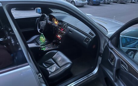 Mercedes-Benz E-Класс, 1997 год, 700 000 рублей, 7 фотография