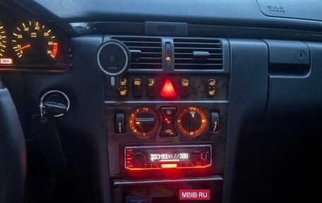 Mercedes-Benz E-Класс, 1997 год, 700 000 рублей, 10 фотография