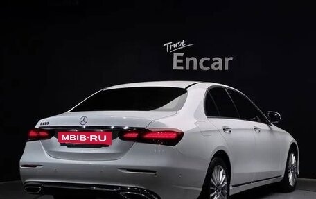 Mercedes-Benz E-Класс, 2021 год, 3 650 000 рублей, 2 фотография