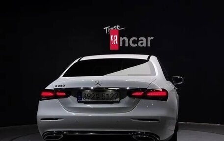 Mercedes-Benz E-Класс, 2021 год, 3 650 000 рублей, 4 фотография