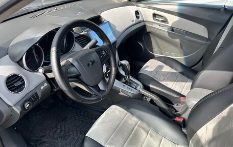 Chevrolet Cruze II, 2010 год, 750 000 рублей, 8 фотография
