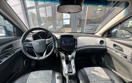 Chevrolet Cruze II, 2010 год, 750 000 рублей, 21 фотография