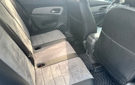 Chevrolet Cruze II, 2010 год, 750 000 рублей, 16 фотография