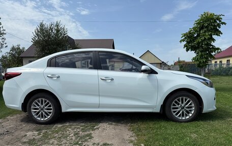 KIA Rio IV, 2017 год, 1 250 000 рублей, 2 фотография