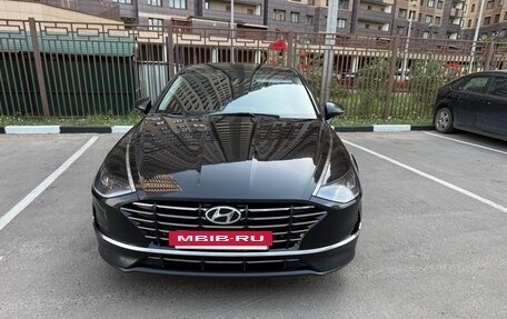 Hyundai Sonata VIII, 2020 год, 2 400 000 рублей, 2 фотография