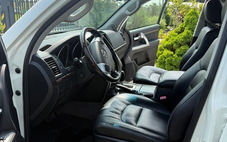 Toyota Land Cruiser 200, 2014 год, 3 990 000 рублей, 10 фотография