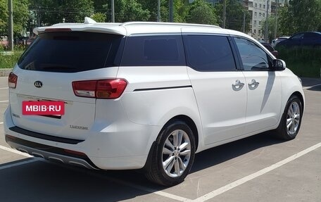KIA Carnival III, 2017 год, 2 920 000 рублей, 6 фотография