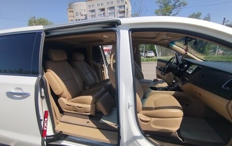 KIA Carnival III, 2017 год, 2 920 000 рублей, 10 фотография
