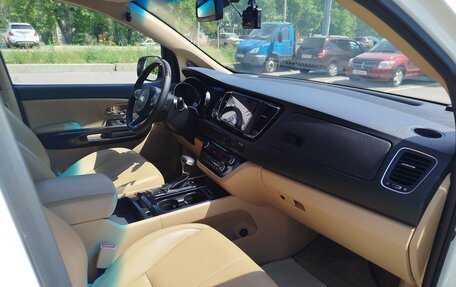 KIA Carnival III, 2017 год, 2 920 000 рублей, 30 фотография