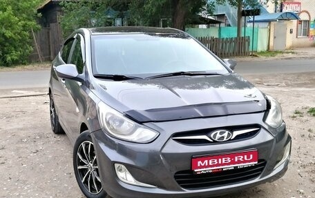 Hyundai Solaris II рестайлинг, 2011 год, 895 000 рублей, 1 фотография