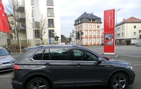 Volkswagen Tiguan II, 2021 год, 3 405 000 рублей, 5 фотография