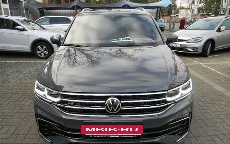 Volkswagen Tiguan II, 2021 год, 3 405 000 рублей, 3 фотография