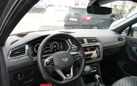 Volkswagen Tiguan II, 2021 год, 3 405 000 рублей, 9 фотография
